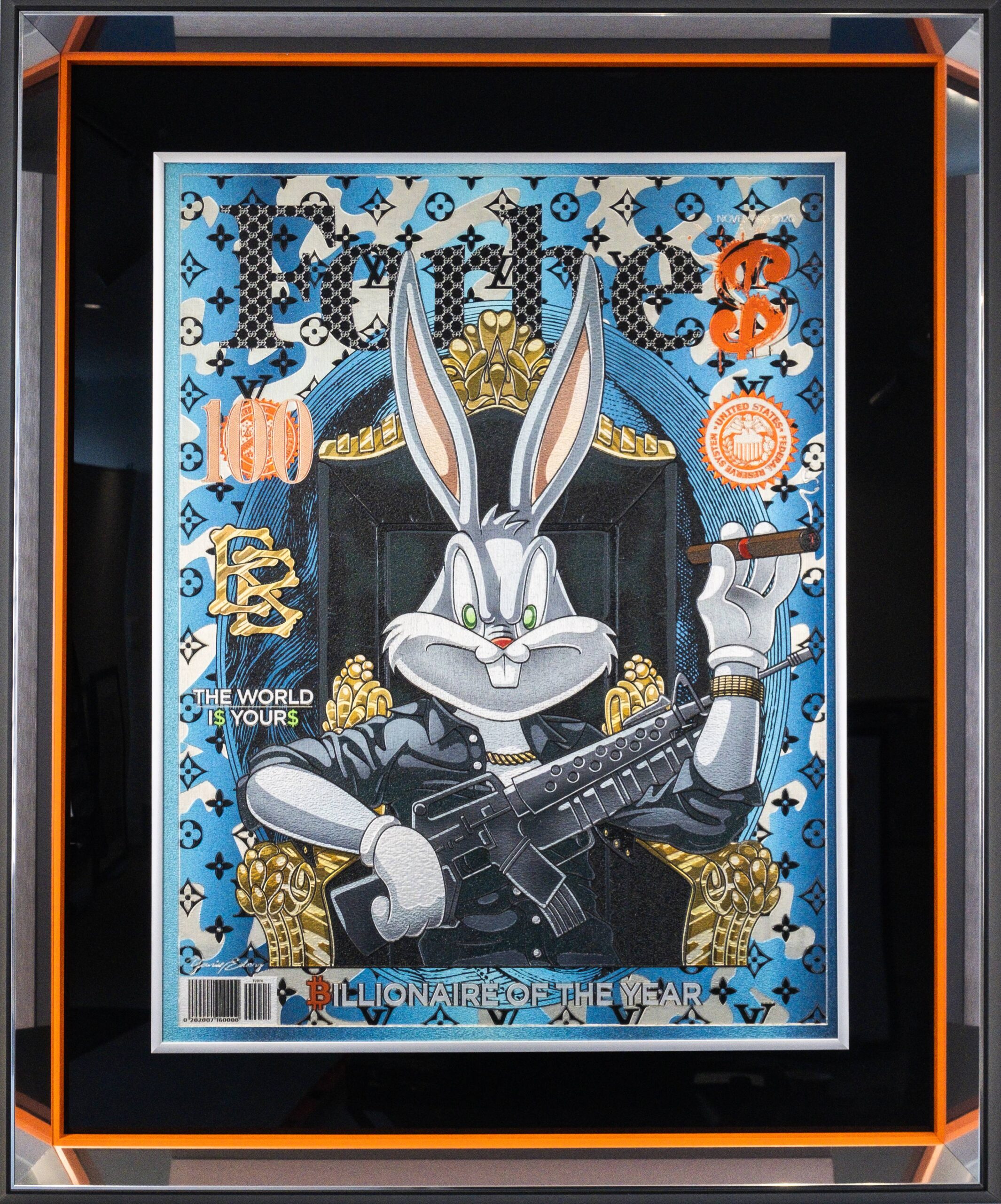 Yaniv Edery – Forbes Blue Dit bijzondere kunstwerk van Yaniv Edery is een speelse maar krachtige samensmelting van luxe, humor en popcultuur. Op de cover van een fictieve Forbes-uitgave staat Bugs Bunny centraal, gewapend met een machinegeweer en omringd door symbolen van rijkdom en macht. Het werk balanceert tussen ironie en extravagantie en weet direct de aandacht te trekken. De helderblauwe achtergrond met luxe patronen creëert een gevoel van exclusiviteit. Gouden details versterken de grandeur, terwijl de speelse uitstraling van Bugs Bunny een humoristisch contrast toevoegt. Deze combinatie van luxe en luchtigheid maakt het kunstwerk uniek en verrassend. Edery gebruikt hier pop-art om onze fascinatie voor status, geld en beroemdheid te belichten. Het idee dat een cartoonfiguur wordt neergezet als een "milliardair van het jaar" roept vragen op over macht, consumptie en de rol van iconen in de moderne samenleving. Het is kunst die amuseert, maar tegelijk uitdaagt tot nadenken. De compositie is krachtig en rijk aan details. Van de patronen op de achtergrond tot de scherpe contouren van Bugs Bunny: alles straalt energie en dynamiek uit. Het werk heeft een tijdloze aantrekkingskracht en blijft telkens nieuwe nuances onthullen. Forbes Blue is daarmee niet enkel een kunstwerk, maar een visuele ervaring die luxe, humor en kritiek moeiteloos combineert.